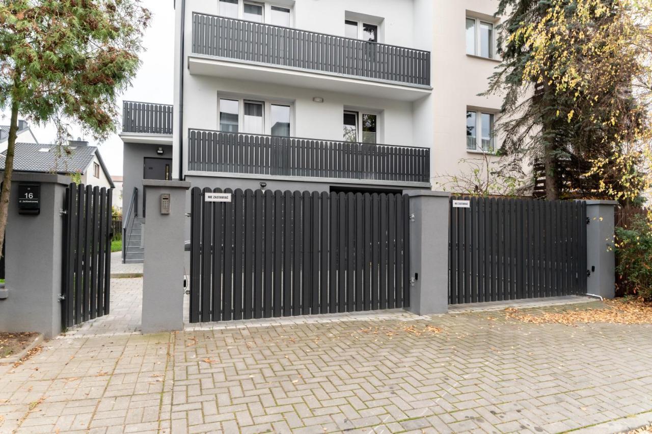 Uroczy, Przytulny Apartament Poddasze Radom Exterior foto